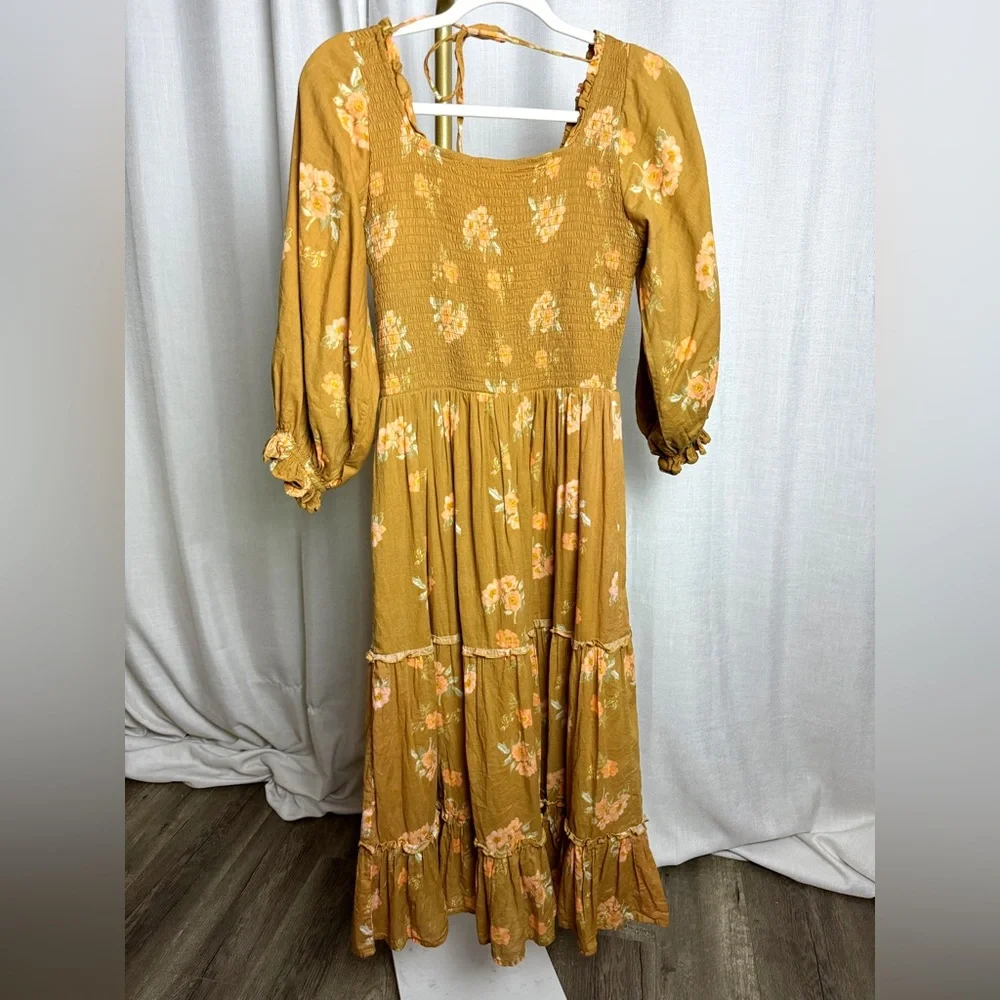 Ivy City Co Madeline Dress in Celeste Floral *PERFECT THANKSGIVING DRESS* - Picture 2 of 11